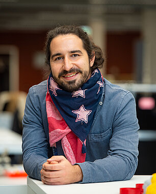 Porträt von Richard Küng: Der österreichische Quanteninformatiker forscht als Professor für Computing Technologies an der Johannes Kepler Universität Linz.