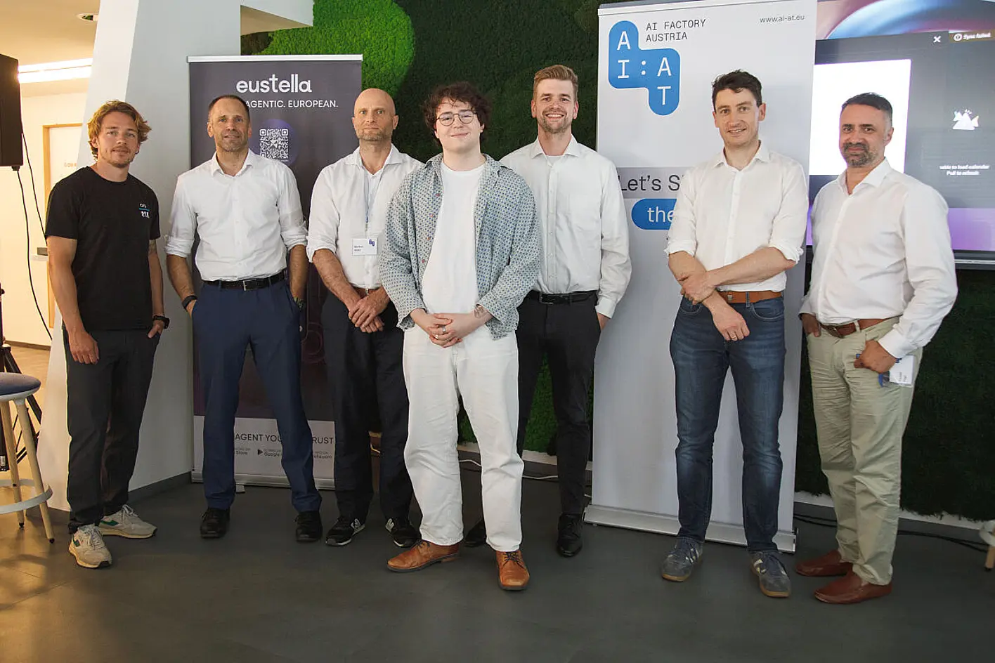 Vertreter von AI:AT, eustella, Bitpanda und Mistral bei einer Podiumsdiskussion anlässlich des Launchs des neuen KI-Agenten