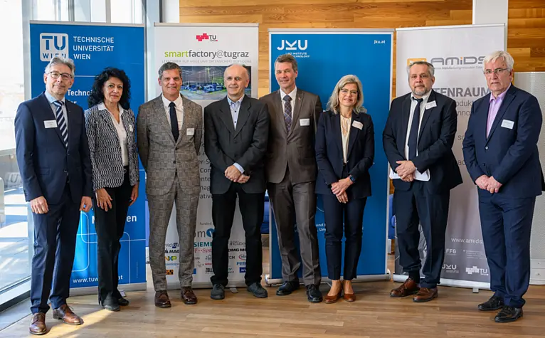 Group photo university networks