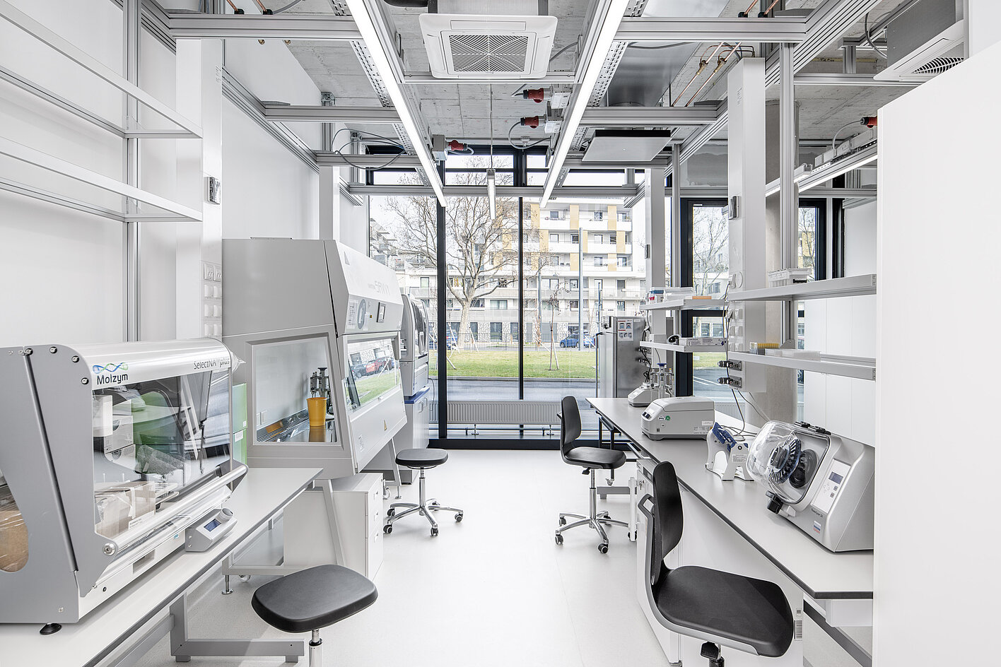 Laboratory fotos biotech-startups