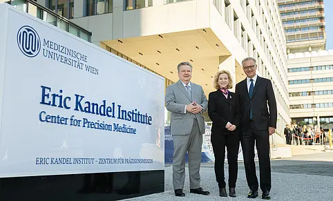 Bei der feierlichen Eröffnung am MedUni Campus AKH waren unter anderem auch Wiens Bürgermeister Michael Ludwig sowie Wissenschaftsministerin Eva-Maria Holzleitner anwesend.