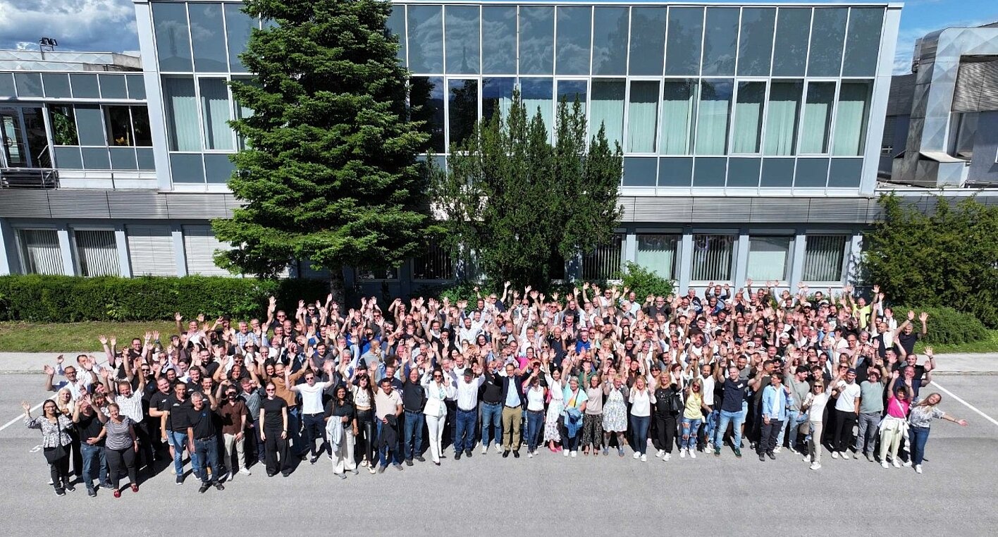 Aerial view of the Philips team in Klagenfurt.