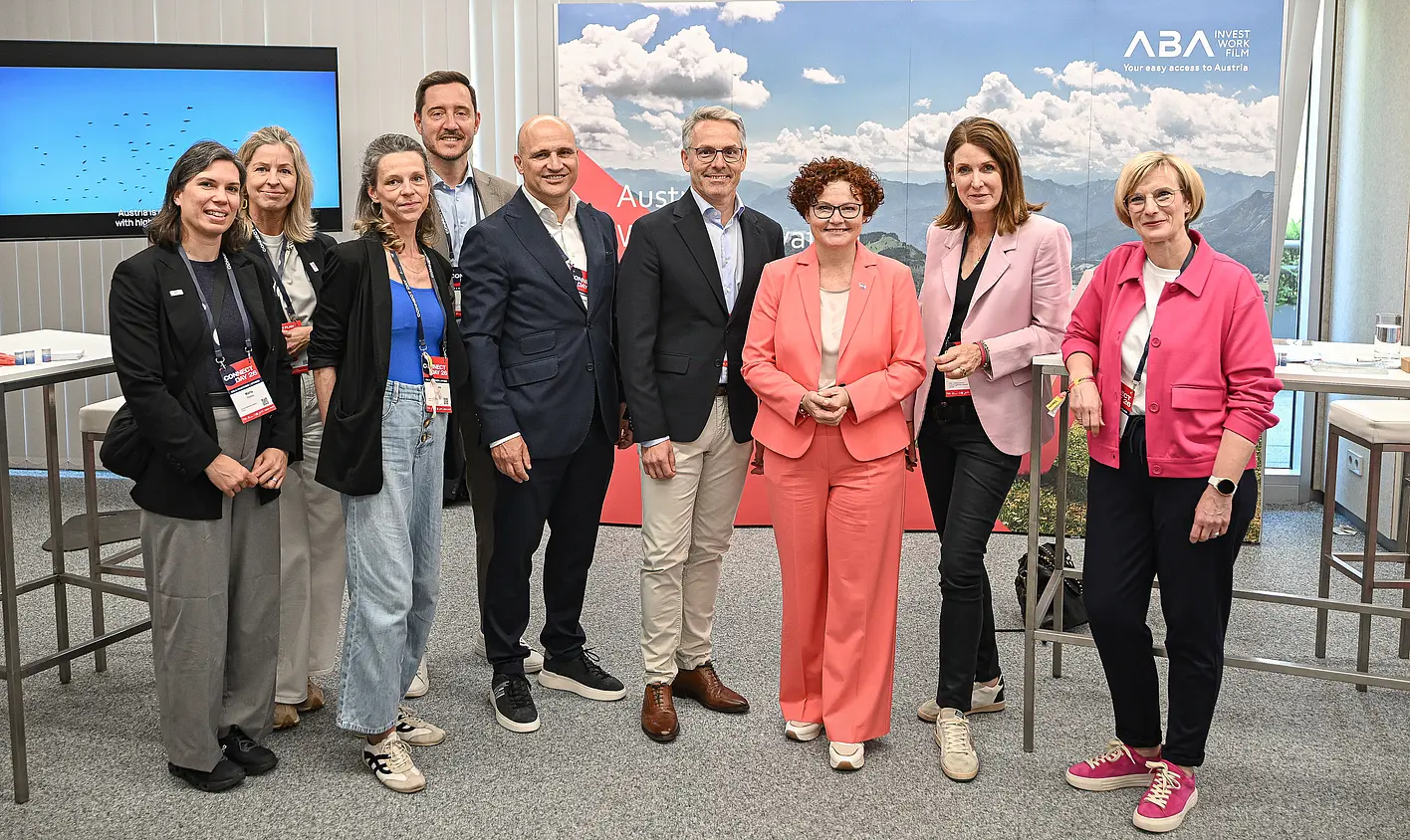 State Secretary for Startups Elisabeth Zehetner with the heads of AWS, FFG, and ABA staff members.