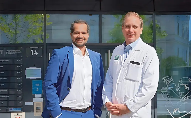 Dr. Nisit Khandelwal (links) und Prof. Dr. Philipp J. Jost von Cycuria: Das Grazer Startup entwickelt eine zielgerichtete Therapie für Blutkrebs. 