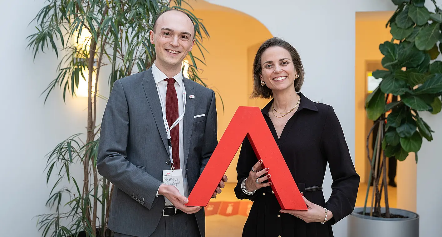 Matthäus Schweisgut (ABA) and Sara Leitao, Managing Director at Johnson & Johnson Innovative Medicine Austria, at “Meet Austria 2026.”